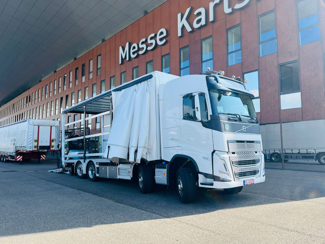 Volvo FH 500 Gabelstaplertransporter LBW 9t Dhollandia - Camion à rideaux coulissants: photos 3 Volvo FH 500 Gabelstaplertransporter LBW 9t Dhollandia - Camion à rideaux coulissants: photos 3