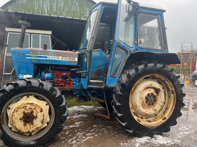 Tracteur agricole Ford 7600: photos 1