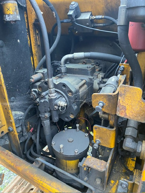 JCB JS130 - Pelle sur chenille: photos 4 JCB JS130 - Pelle sur chenille: photos 4