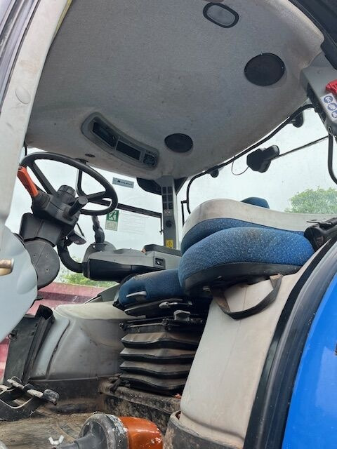 New Holland T7.220 - Tracteur agricole: photos 4 New Holland T7.220 - Tracteur agricole: photos 4