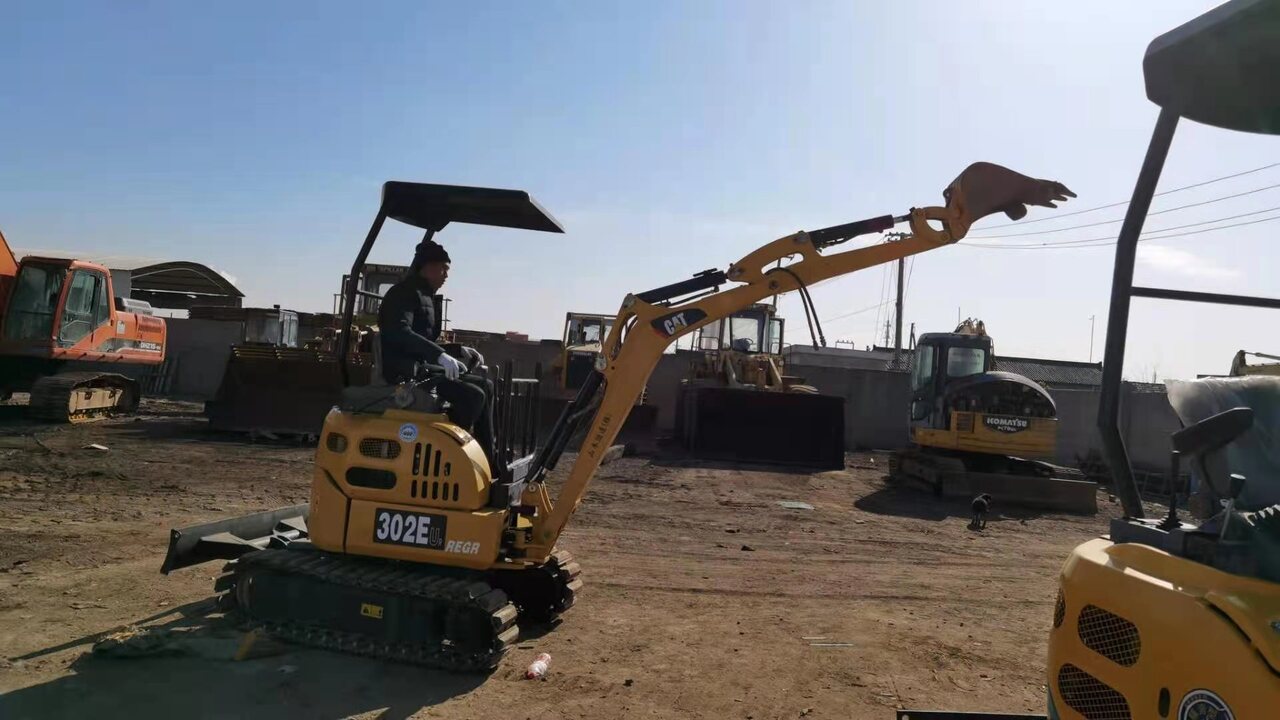 CATERPILLAR 302EUR - Mini pelle: photos 3 CATERPILLAR 302EUR - Mini pelle: photos 3