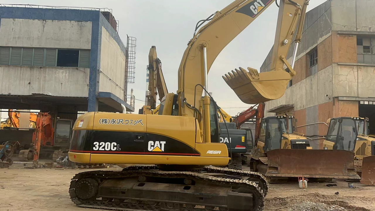 CATERPILLAR 320C - Pelle sur chenille: photos 3 CATERPILLAR 320C - Pelle sur chenille: photos 3