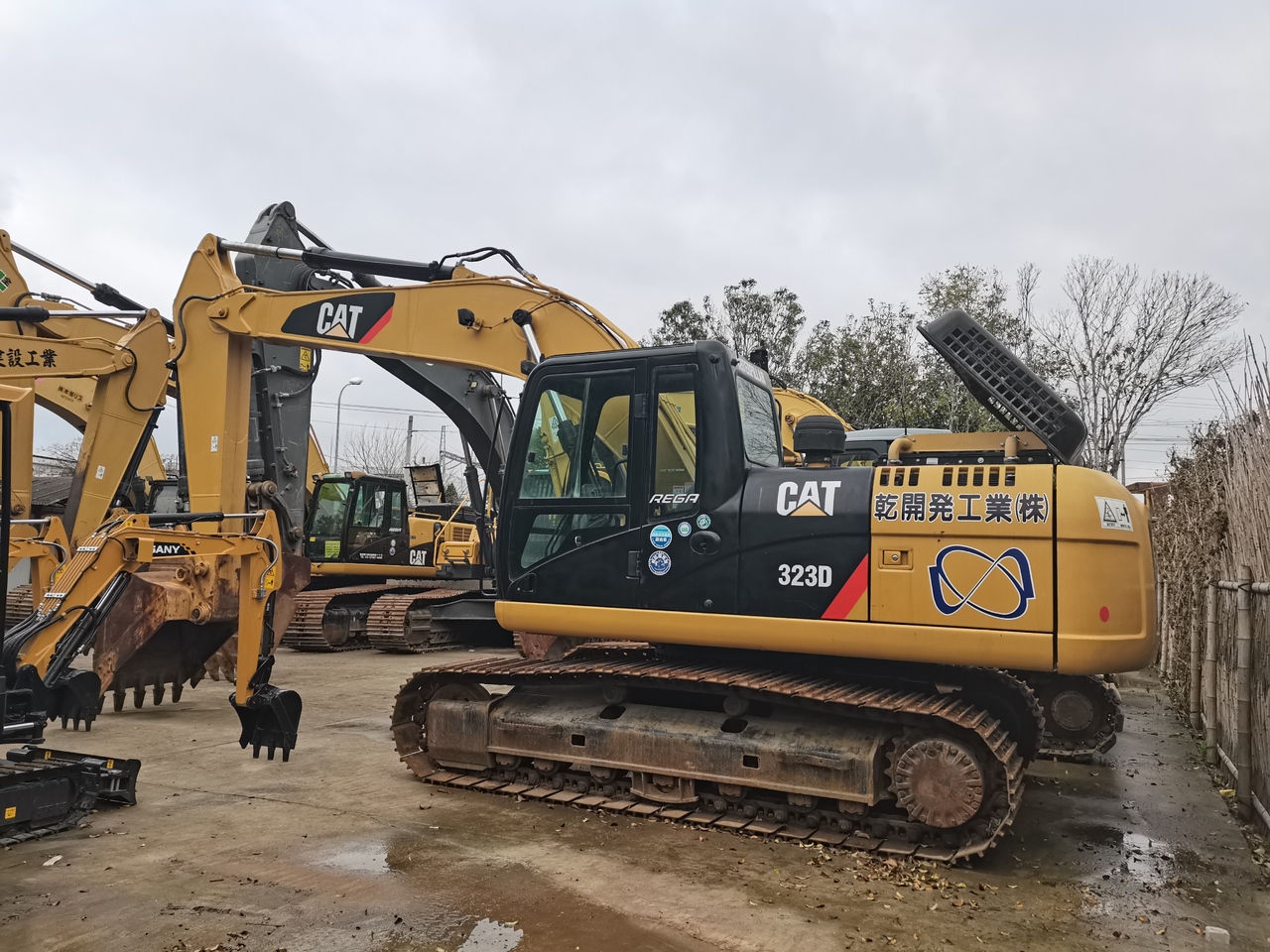 CATERPILLAR 323D - Pelle sur chenille: photos 5 CATERPILLAR 323D - Pelle sur chenille: photos 5