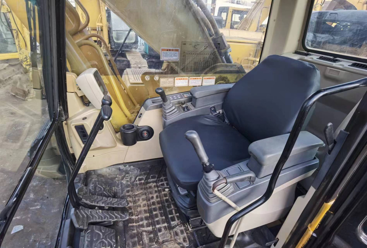 CATERPILLAR 330C - Pelle sur chenille: photos 5 CATERPILLAR 330C - Pelle sur chenille: photos 5