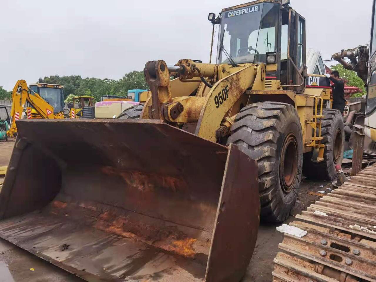 CATERPILLAR 950F -Wheel loader - Chargeuse sur pneus: photos 1 CATERPILLAR 950F -Wheel loader - Chargeuse sur pneus: photos 1