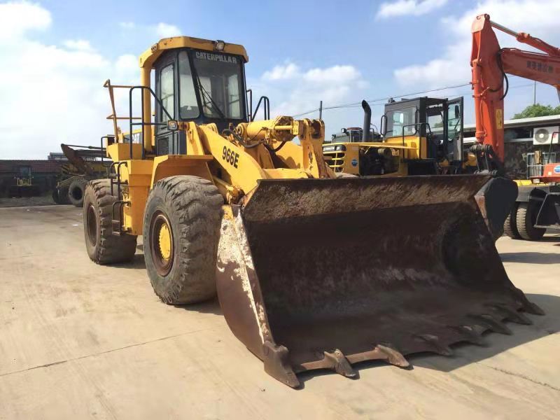 CATERPILLAR 966E - Chargeuse sur pneus: photos 3 CATERPILLAR 966E - Chargeuse sur pneus: photos 3