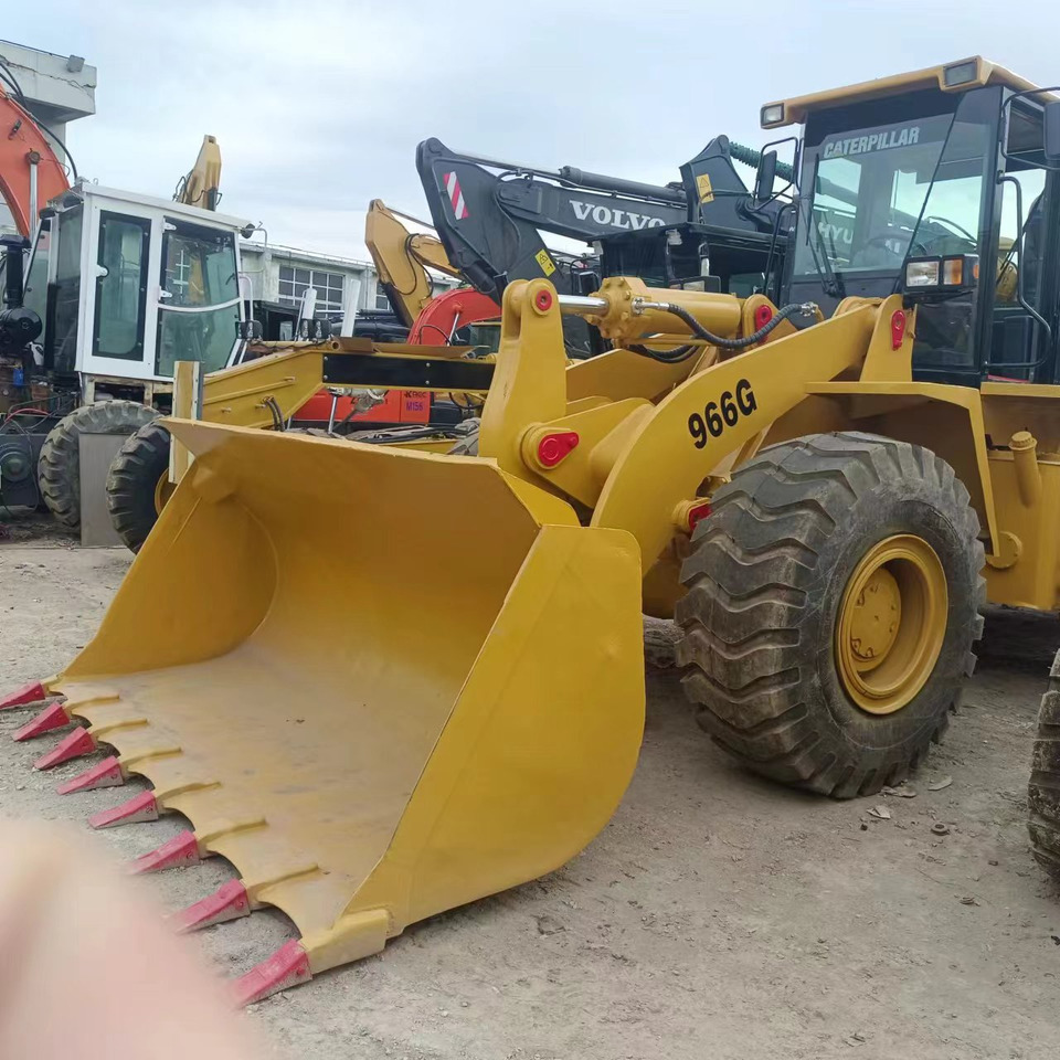 CATERPILLAR 966G - Chargeuse sur pneus: photos 3 CATERPILLAR 966G - Chargeuse sur pneus: photos 3