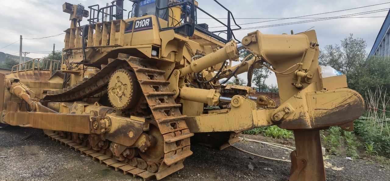 CATERPILLAR D10R - Bulldozer: photos 1 CATERPILLAR D10R - Bulldozer: photos 1