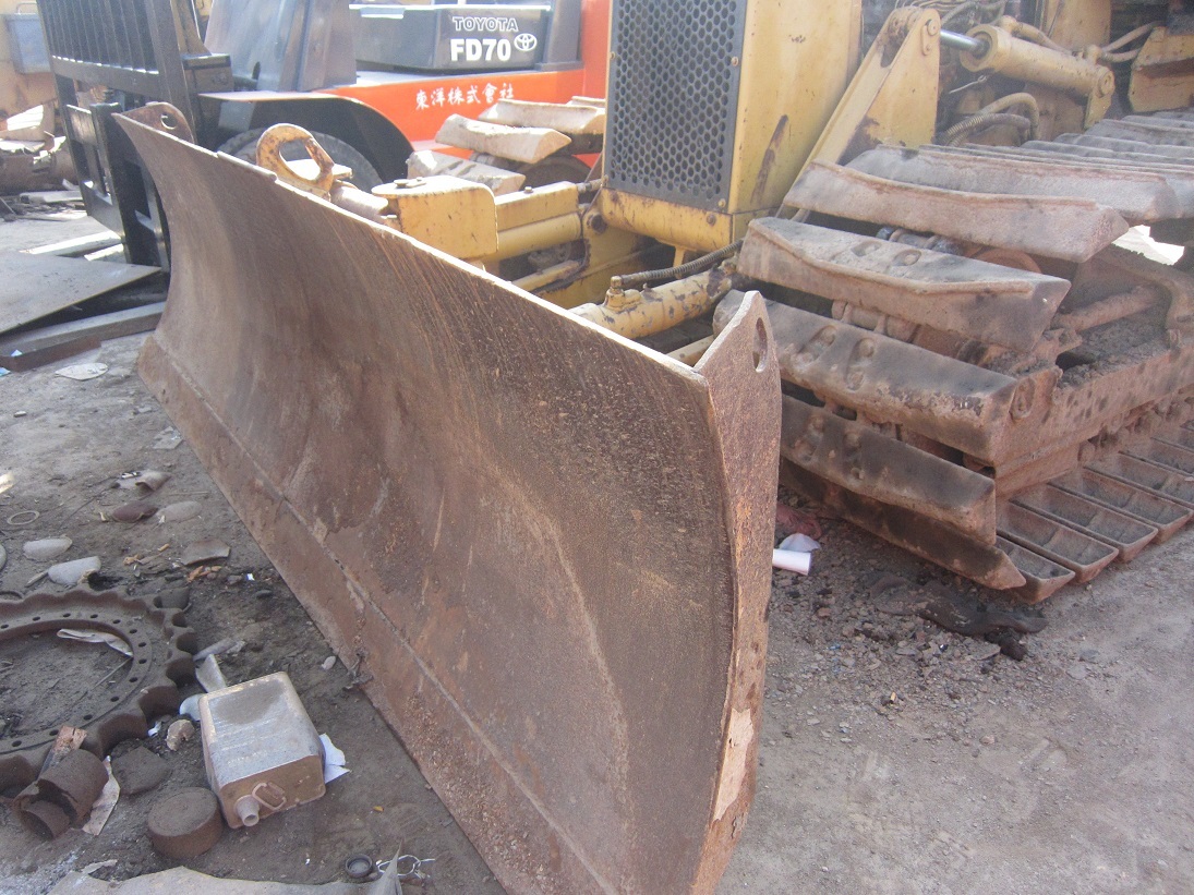 CATERPILLAR D5M - Bulldozer: photos 3 CATERPILLAR D5M - Bulldozer: photos 3