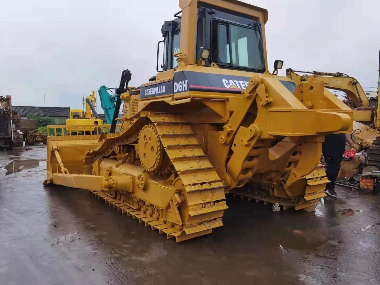 CATERPILLAR D6H - Bulldozer: photos 3 CATERPILLAR D6H - Bulldozer: photos 3