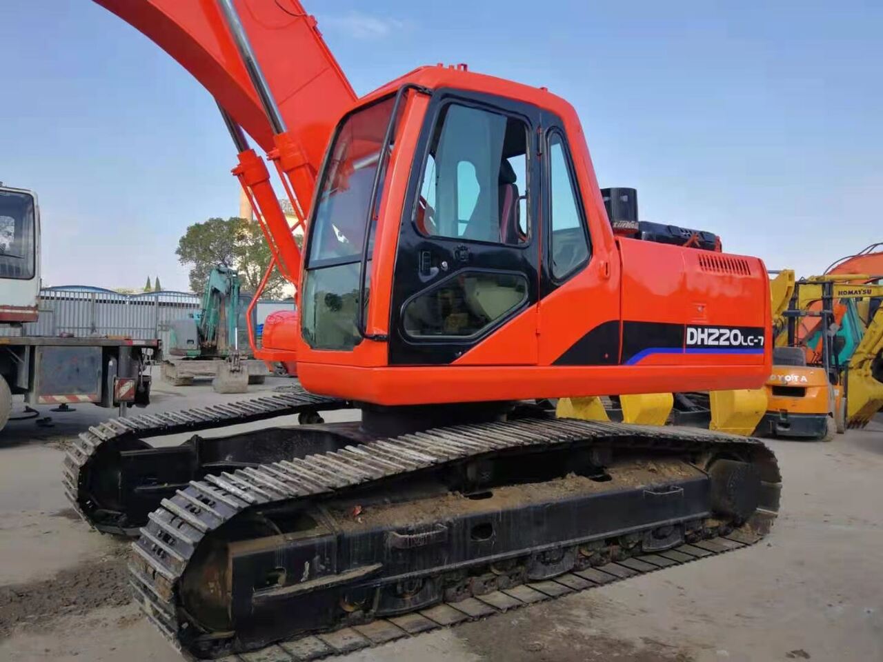 DOOSAN DH220LC - Pelle sur chenille: photos 5 DOOSAN DH220LC - Pelle sur chenille: photos 5