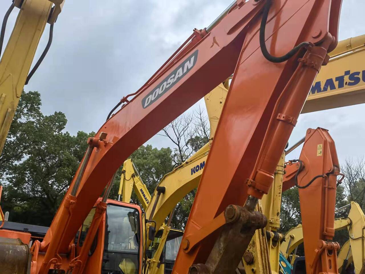 DOOSAN DH300 - Pelle sur chenille: photos 4 DOOSAN DH300 - Pelle sur chenille: photos 4