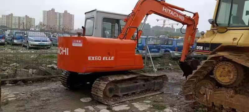 HITACHI EX60 - Pelle sur chenille: photos 1 HITACHI EX60 - Pelle sur chenille: photos 1