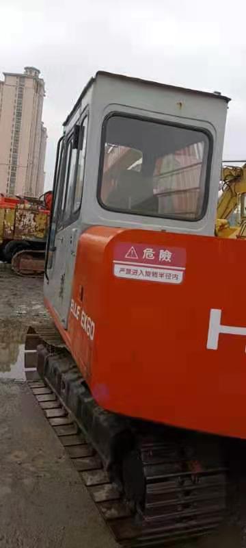 HITACHI EX60 - Pelle sur chenille: photos 3 HITACHI EX60 - Pelle sur chenille: photos 3