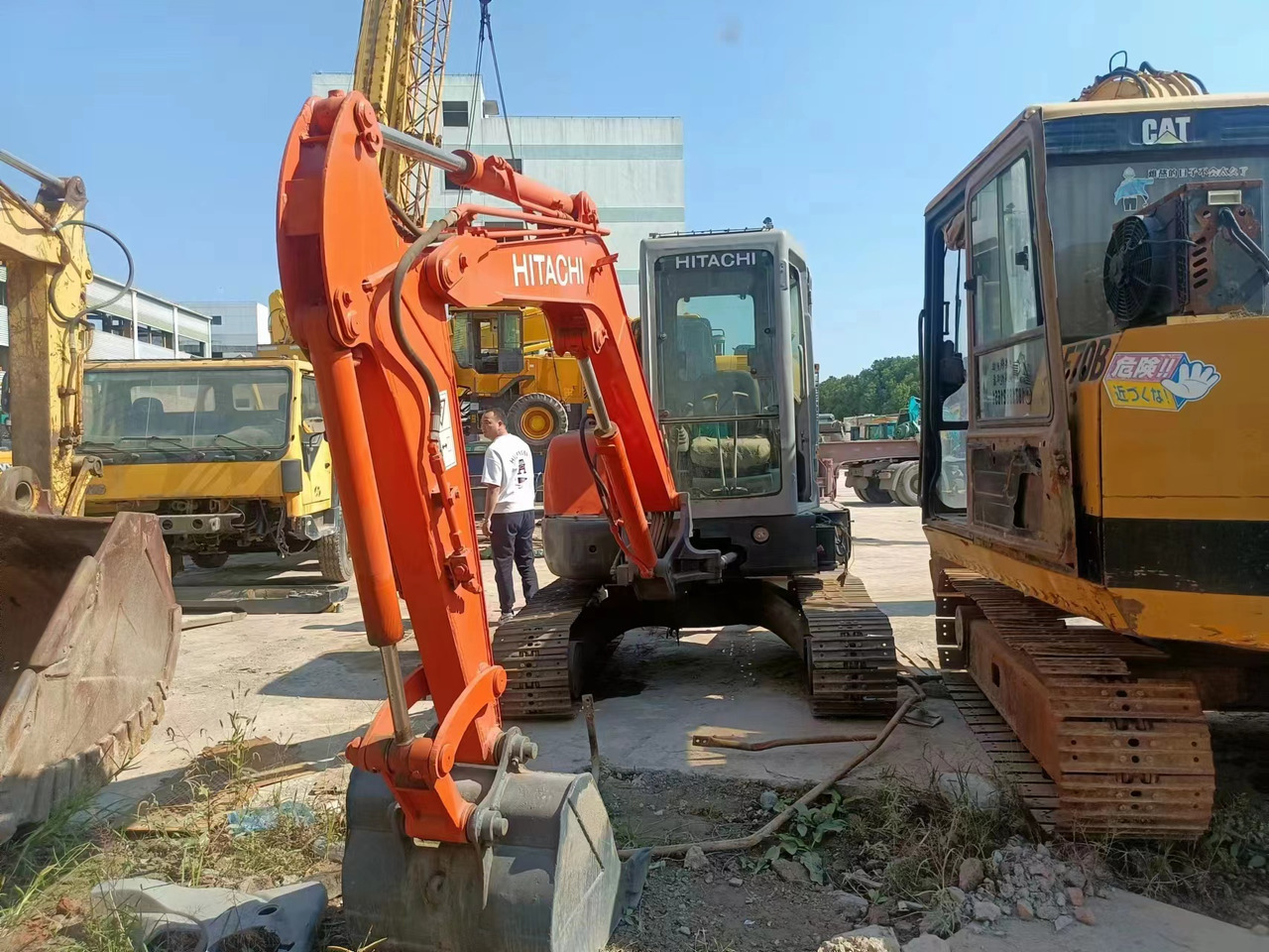 HITACHI ZX40U - Pelle sur chenille: photos 1 HITACHI ZX40U - Pelle sur chenille: photos 1