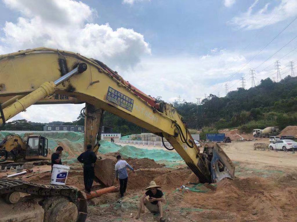 HITACHI ZX490 - Pelle sur chenille: photos 4 HITACHI ZX490 - Pelle sur chenille: photos 4