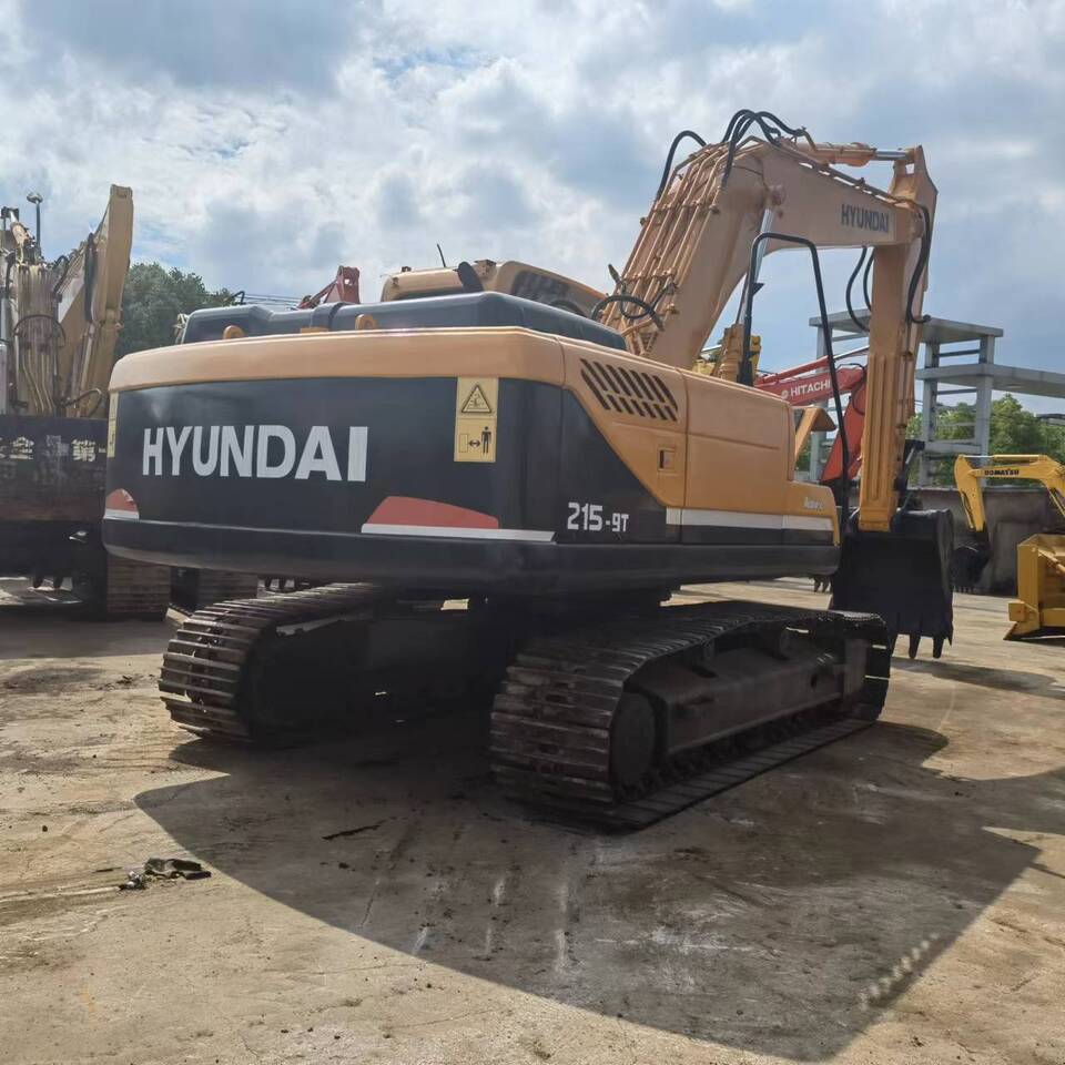 HYUNDAI R215-9T - Pelle sur chenille: photos 3 HYUNDAI R215-9T - Pelle sur chenille: photos 3