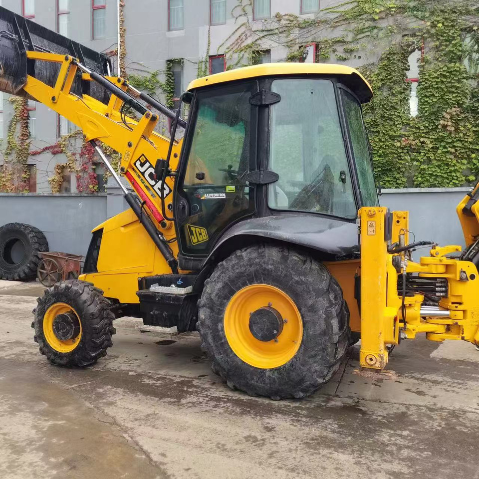 JCB 3CX - Tractopelle: photos 1 JCB 3CX - Tractopelle: photos 1