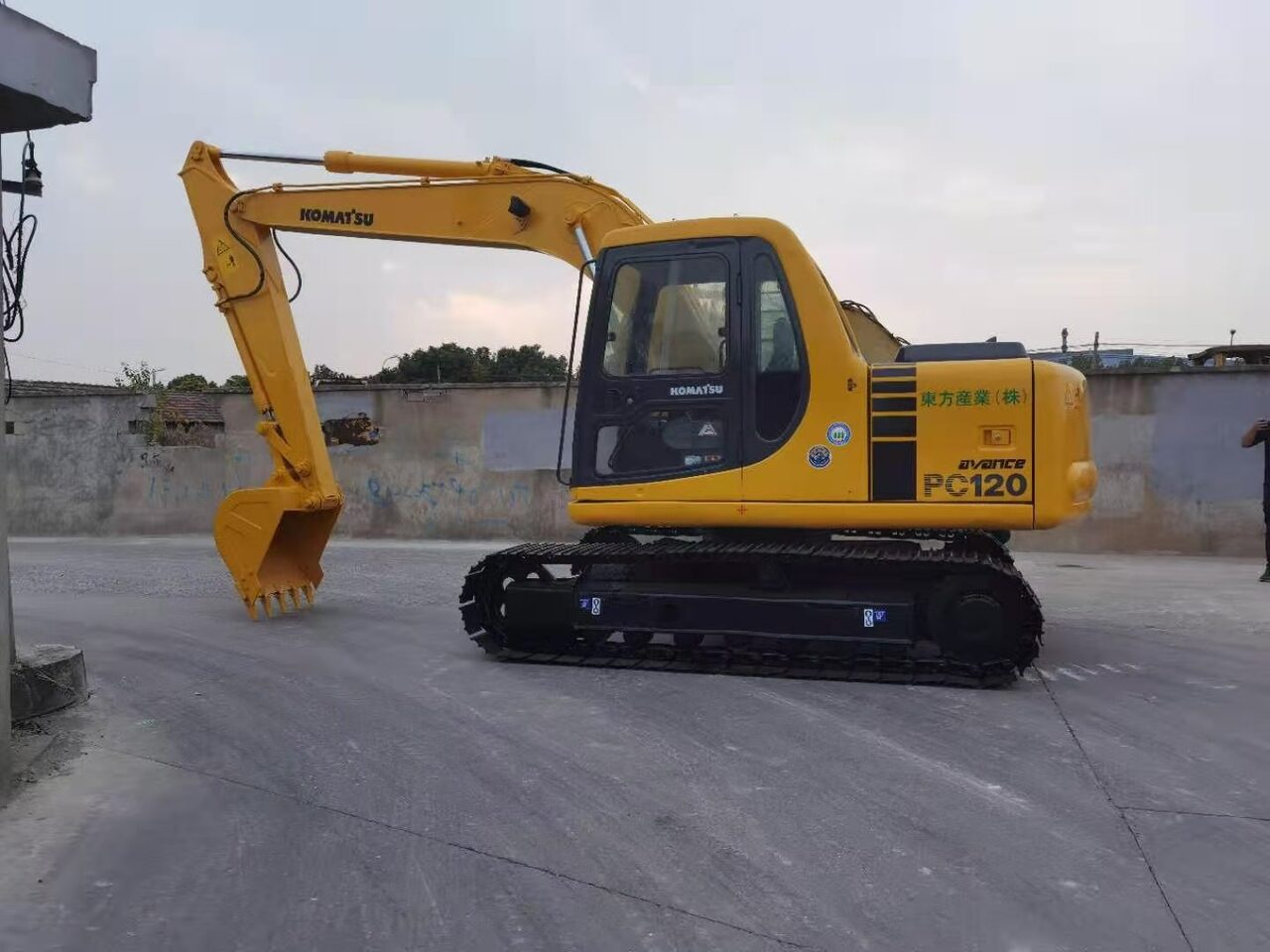 KOMATSU PC120-6 - Pelle sur chenille: photos 2 KOMATSU PC120-6 - Pelle sur chenille: photos 2