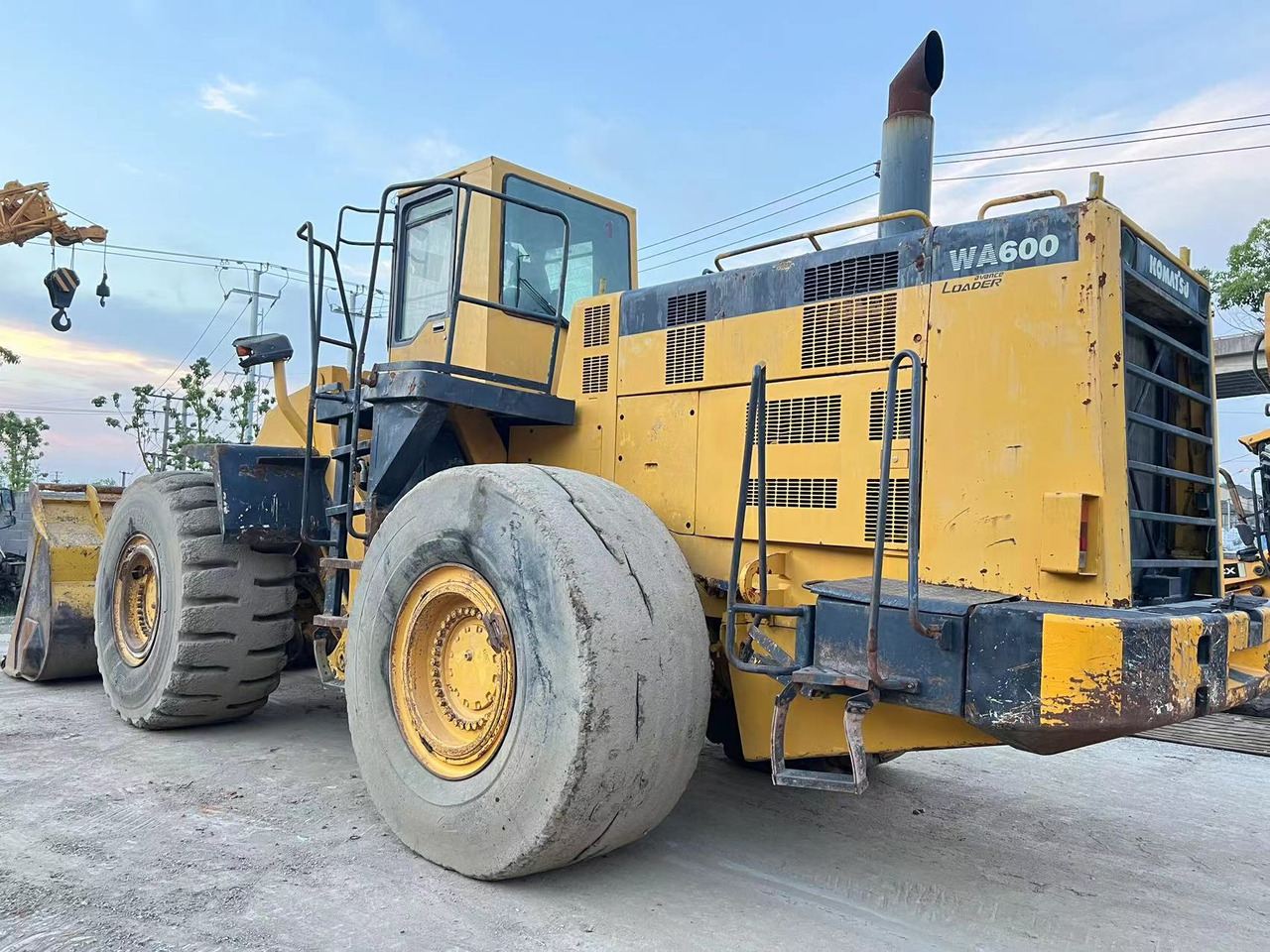 KOMATSU WA600-3 - Chargeuse sur pneus: photos 3 KOMATSU WA600-3 - Chargeuse sur pneus: photos 3