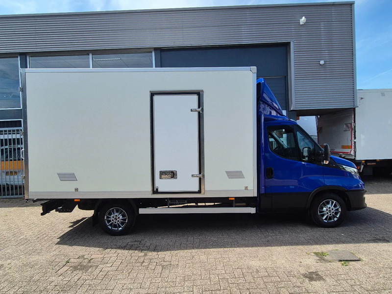 Iveco Daily 35S18 3.0D Koffer/ Xenon/ Airco - Fourgon grand volume: photos 2 Iveco Daily 35S18 3.0D Koffer/ Xenon/ Airco - Fourgon grand volume: photos 2