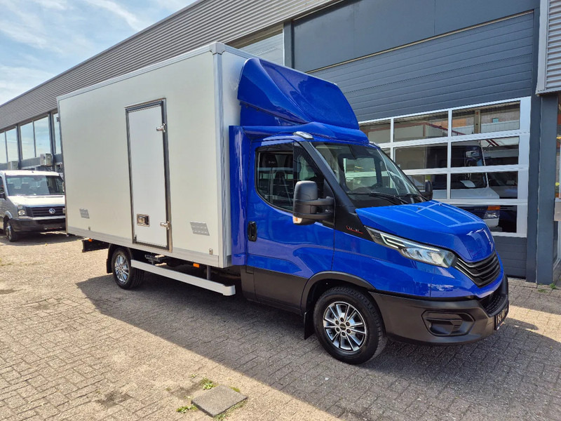 Iveco Daily 35S18 3.0D Koffer/ Xenon/ Airco - Fourgon grand volume: photos 1 Iveco Daily 35S18 3.0D Koffer/ Xenon/ Airco - Fourgon grand volume: photos 1