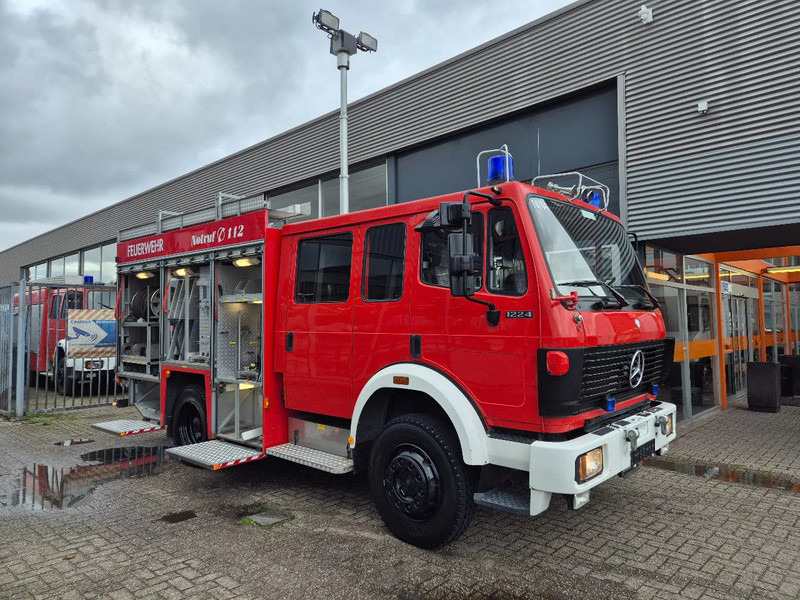Mercedes-Benz SK 1224 4x4 FIRETRUCK/ FEUERWEHR/ 2400L TANK/ EXPEDITION - Camion de pompier: photos 2 Mercedes-Benz SK 1224 4x4 FIRETRUCK/ FEUERWEHR/ 2400L TANK/ EXPEDITION - Camion de pompier: photos 2