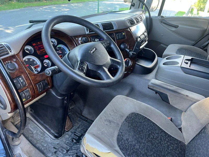 Photo d'intérieur 1: Châssis cabine DAF 85.360 8X2 SINGLE CAB CHASSIS