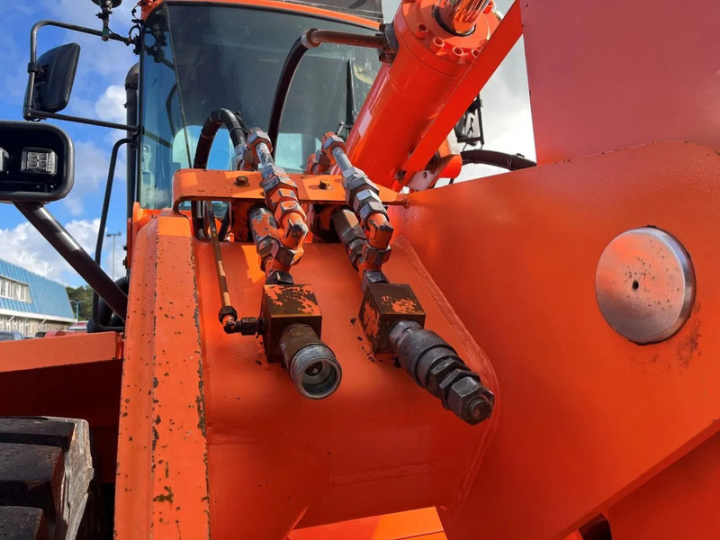 Doosan DL250 - Chargeuse sur pneus: photos 4 Doosan DL250 - Chargeuse sur pneus: photos 4