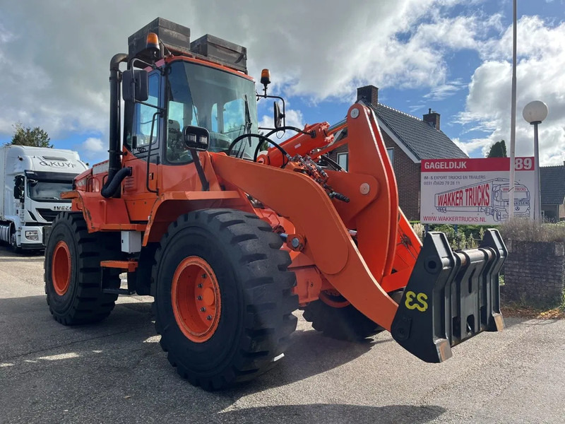 Doosan DL250 - Chargeuse sur pneus: photos 3 Doosan DL250 - Chargeuse sur pneus: photos 3