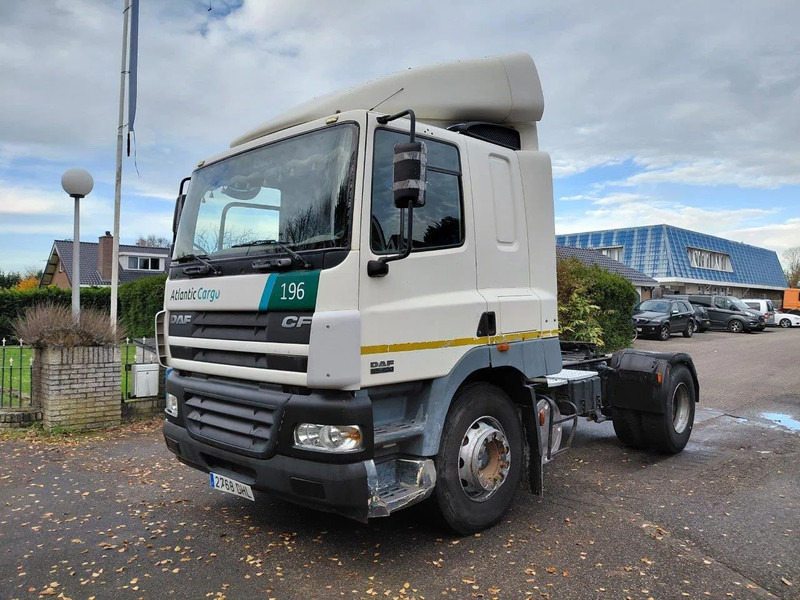 DAF CF 85.430 MANUAL ZF GEARBOX 4x2 Truckhead !! EURO 3 Engine !! - Tracteur routier: photos 1 DAF CF 85.430 MANUAL ZF GEARBOX 4x2 Truckhead !! EURO 3 Engine !! - Tracteur routier: photos 1