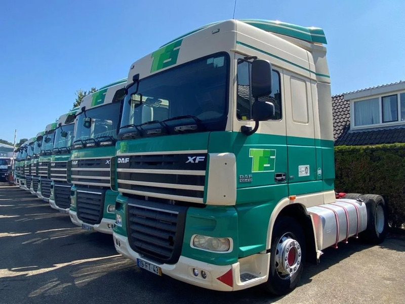 DAF XF 105.410 4 PIECES AVAILABLE - Tracteur routier: photos 4 DAF XF 105.410 4 PIECES AVAILABLE - Tracteur routier: photos 4