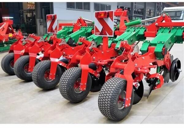 AGRO-MASZ AGREGAT DO UPRAWY MIĘDZYRZĘDOWEJ (PIELNIK) - Machine agricole: photos 4 AGRO-MASZ AGREGAT DO UPRAWY MIĘDZYRZĘDOWEJ (PIELNIK) - Machine agricole: photos 4