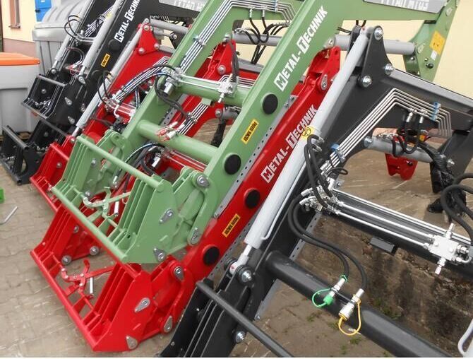 Metal-Technik Frontlader für Massey Ferguson/ Front loader/ Ładowacz TUR - Chargeur frontal pour tracteur pour Tracteur agricole: photos 3 Metal-Technik Frontlader für Massey Ferguson/ Front loader/ Ładowacz TUR - Chargeur frontal pour tracteur pour Tracteur agricole: photos 3