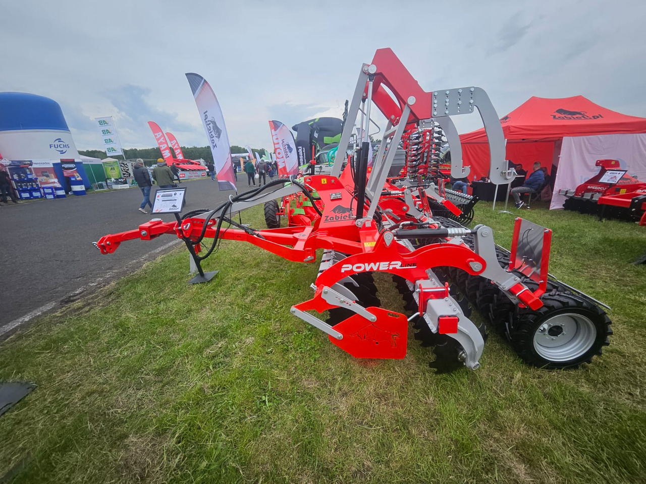 Zabiel Agregat talerzowy półzawieszany 300 - Cover crop: photos 4 Zabiel Agregat talerzowy półzawieszany 300 - Cover crop: photos 4