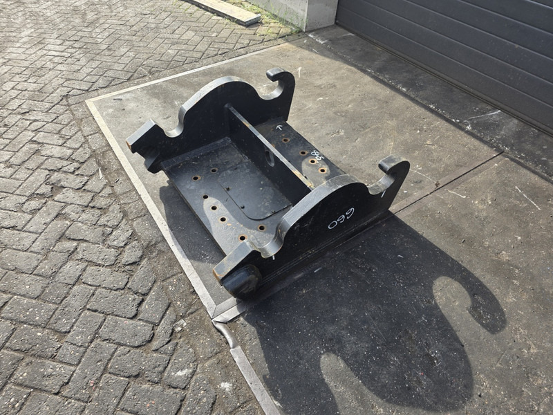 Adaptor plate cw55 caterpillar verachtert hammer crusher plate cw55 caterpillar - Attache rapide: photos 2 Adaptor plate cw55 caterpillar verachtert hammer crusher plate cw55 caterpillar - Attache rapide: photos 2