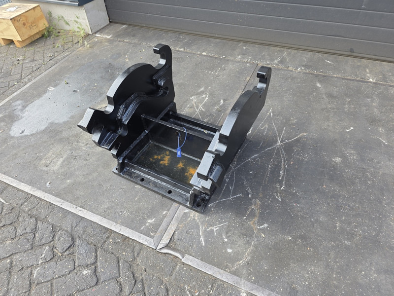 Kopplaat cw40 cw 45 adaptor plate cw45 cw 40 verachtert - Attache rapide pour Engins de chantier: photos 1 Kopplaat cw40 cw 45 adaptor plate cw45 cw 40 verachtert - Attache rapide pour Engins de chantier: photos 1