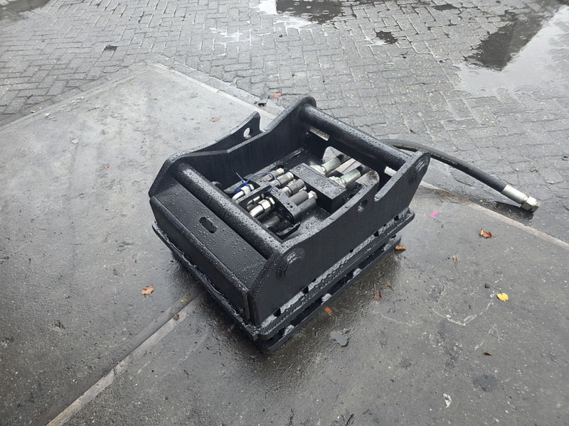 Kopplaat steelwrist oq80 oilquick 80 - Attache rapide pour Engins de chantier: photos 4 Kopplaat steelwrist oq80 oilquick 80 - Attache rapide pour Engins de chantier: photos 4