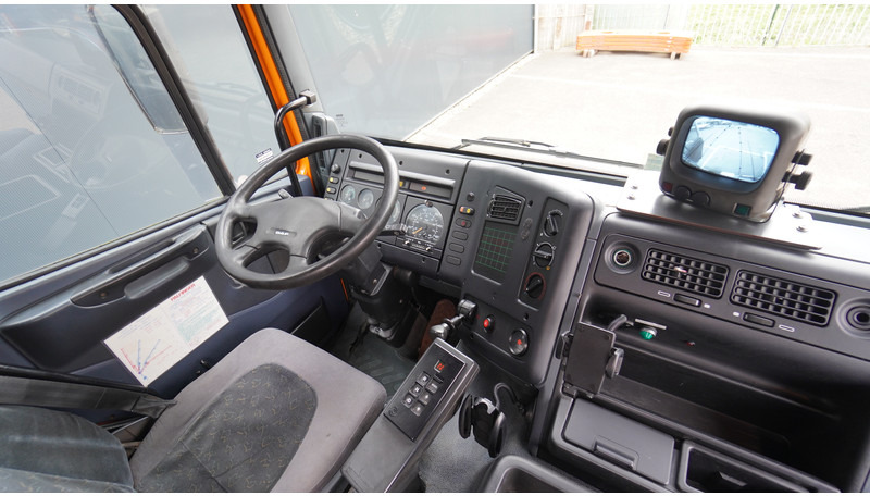 DAF CF 65.210 HOOKARM SYSTEM WITH PALFINGER PK 9501 CRANE - Camion grue: photos 5 DAF CF 65.210 HOOKARM SYSTEM WITH PALFINGER PK 9501 CRANE - Camion grue: photos 5