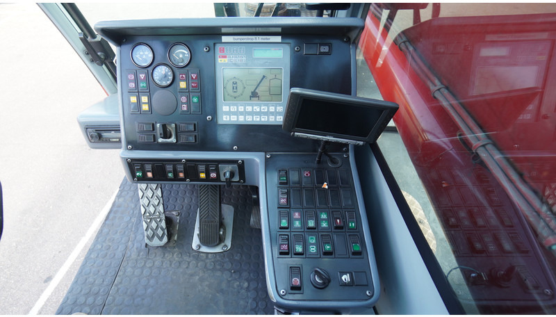 Faun ATF 90G-4 8X6X8 CRANE WITH JIB - crédit-bail Faun ATF 90G-4 8X6X8 CRANE WITH JIB: photos 6 Faun ATF 90G-4 8X6X8 CRANE WITH JIB - crédit-bail Faun ATF 90G-4 8X6X8 CRANE WITH JIB: photos 6