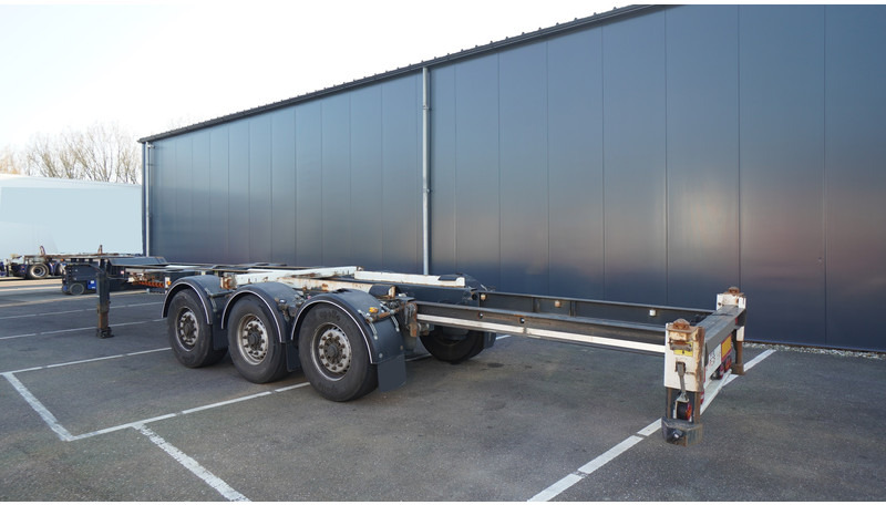 Renders 3 AXLE EXTENDABLE CONTAINER TRANSPORT TRAILER - Semi-remorque porte-conteneur/ Caisse mobile: photos 4 Renders 3 AXLE EXTENDABLE CONTAINER TRANSPORT TRAILER - Semi-remorque porte-conteneur/ Caisse mobile: photos 4