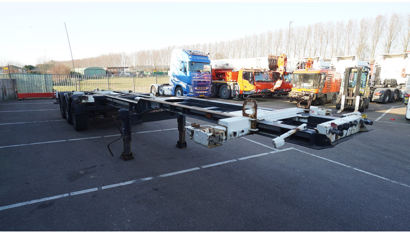 Renders 3 AXLE EXTENDABLE CONTAINER TRANSPORT TRAILER - Semi-remorque porte-conteneur/ Caisse mobile: photos 3 Renders 3 AXLE EXTENDABLE CONTAINER TRANSPORT TRAILER - Semi-remorque porte-conteneur/ Caisse mobile: photos 3