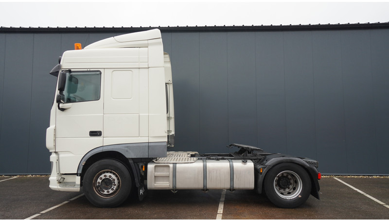 DAF XF 440 SPACECAB EURO 6 - Tracteur routier: photos 1 DAF XF 440 SPACECAB EURO 6 - Tracteur routier: photos 1