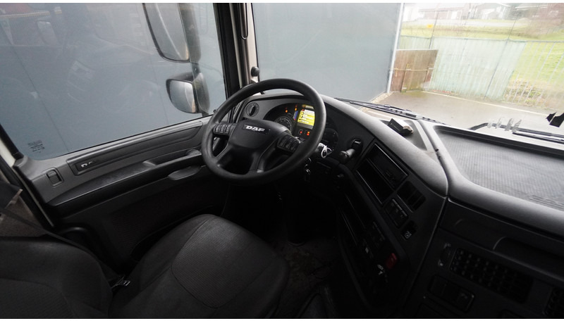 DAF XF 440 SPACECAB EURO 6 - Tracteur routier: photos 5 DAF XF 440 SPACECAB EURO 6 - Tracteur routier: photos 5