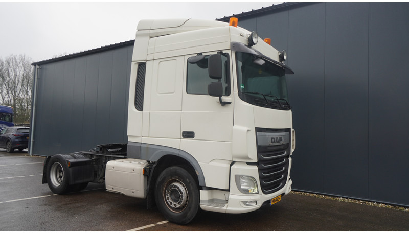 DAF XF 440 SPACECAB EURO 6 - Tracteur routier: photos 4 DAF XF 440 SPACECAB EURO 6 - Tracteur routier: photos 4
