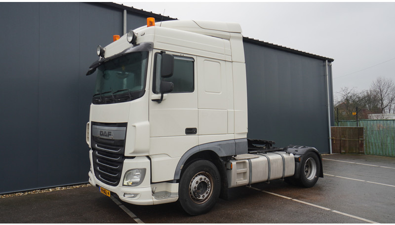 DAF XF 440 SPACECAB EURO 6 - Tracteur routier: photos 3 DAF XF 440 SPACECAB EURO 6 - Tracteur routier: photos 3
