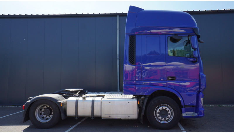 DAF XF 460 EURO 6 SSC 885.000km - Tracteur routier: photos 2 DAF XF 460 EURO 6 SSC 885.000km - Tracteur routier: photos 2