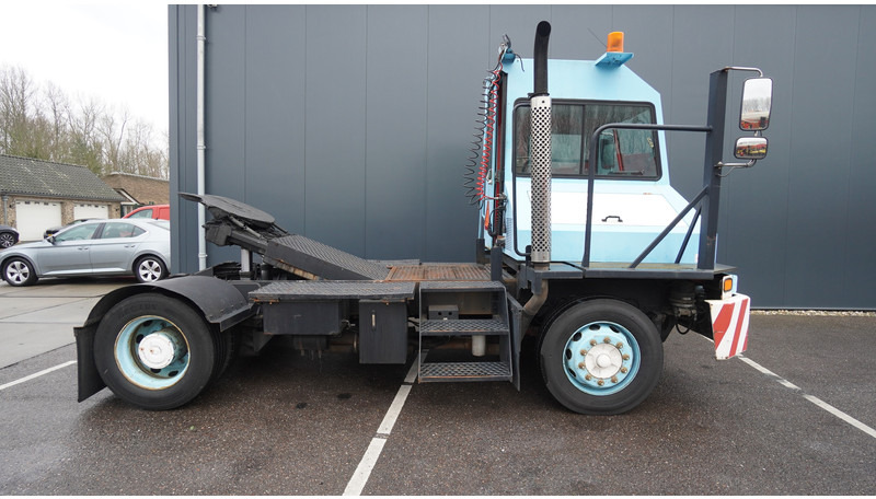 Kalmar ST 122 TERMINAL TRUCK 25 KM - Tracteur routier: photos 2 Kalmar ST 122 TERMINAL TRUCK 25 KM - Tracteur routier: photos 2