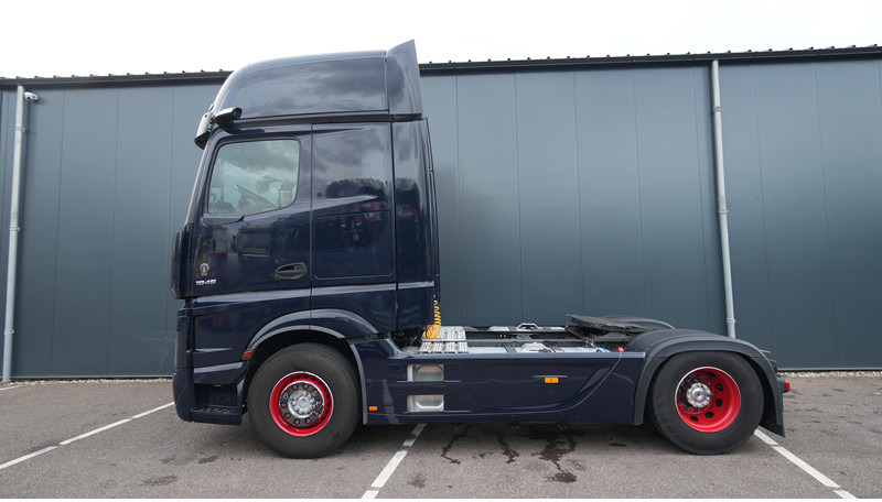 Mercedes-Benz ACTROS 1945 GIGASPACE 684.000KM - Tracteur routier: photos 1 Mercedes-Benz ACTROS 1945 GIGASPACE 684.000KM - Tracteur routier: photos 1