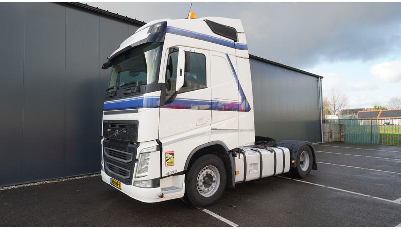 Volvo FH 420 EURO 6 GLOBETROTTER - Tracteur routier: photos 3 Volvo FH 420 EURO 6 GLOBETROTTER - Tracteur routier: photos 3
